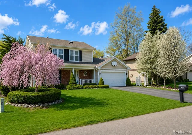 Homes for sale in Novi, MI | 40437 Village Wood Rd, Novi, MI 48375 | MLS# 61005173