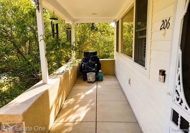 Photo 3 of Single family home for sale at 206 Broadway, Davisburg, MI 48350 | MLS# 61025823 | Listing updated on 2026-09-01