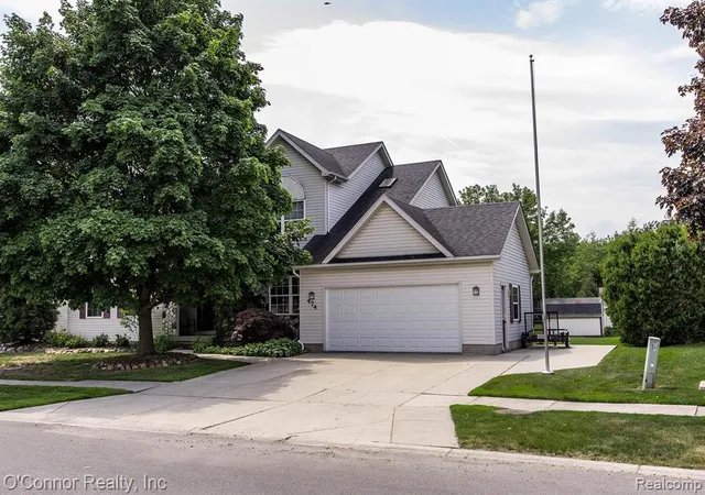Homes for sale in Marysville, MI | 474 Colorado Ave, Marysville, MI 48040 | MLS# 61006704