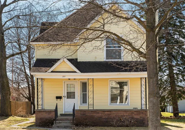 3rd image of 311 W Twelfth St, Traverse City, MI 49684 | MLS# 80066889