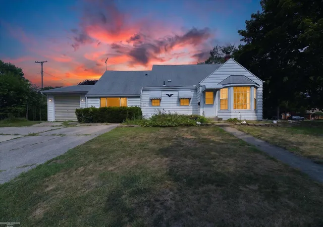 Photo 2 of Single family home for sale at 1114 Burlington Dr, Mount Clemens, MI 48043 | MLS# 50215845 | Listing updated on 2026-08-06