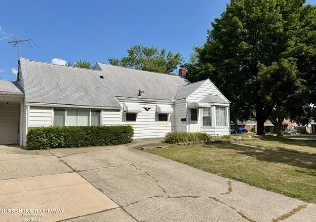 Photo 3 of Single family home for sale at 1114 Burlington Dr, Mount Clemens, MI 48043 | MLS# 50215845 | Listing updated on 2026-08-06