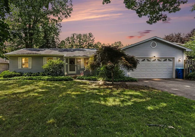 2nd image of 111 W Hamilton Ln, Battle Creek, MI 49015 | MLS# 70550321