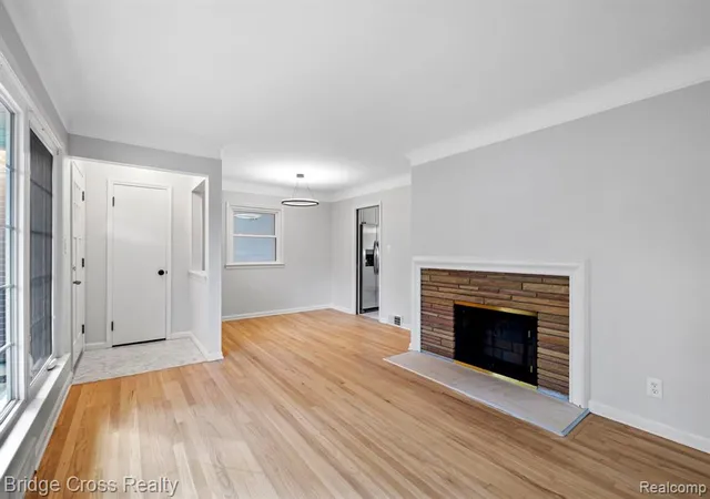 Photo 4 of Single family home for sale at 2614 Essex St, Royal Oak, MI 48073 2929 | MLS# 61004269 | Listing updated on 2026-10-21