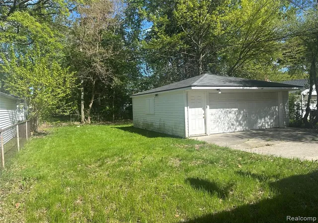 Homes for sale in Inkster, MI | 545 Shadowlawn St, Inkster, MI 48141 | MLS# 60994131