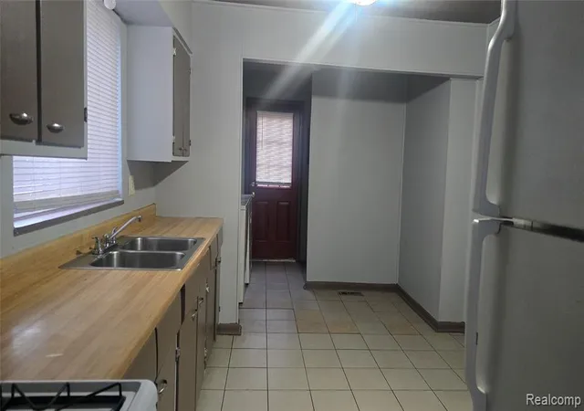Photo 4 of Single family home for sale at 1040 E Bernhard Ave, Hazel Park, MI 48030 | MLS# 61012868 | Listing updated on 2026-07-21
