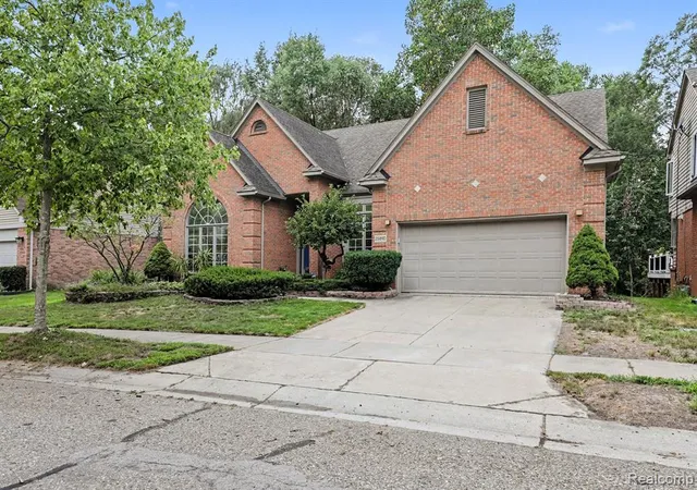 3rd image of 25890 Abbey Dr, Novi, MI 48374 2374 | MLS# 61021784