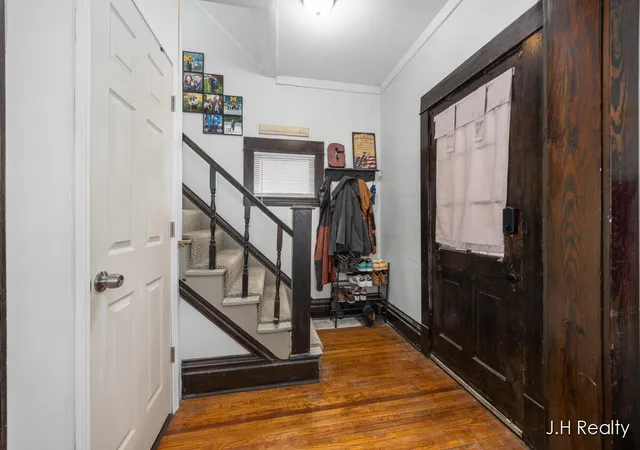 Photo 2 of Sale Pending at 1320 Tamarack Ave, Grand Rapids, MI 49504 | MLS# 70507740 | Listing updated on 2025-12-10