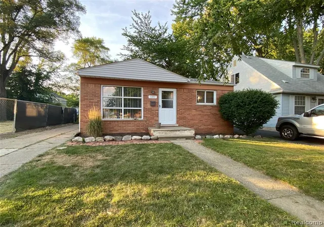 Homes for sale in Birmingham, MI | 1377 Chapin Ave, Birmingham, MI 48009 | MLS# 61005924