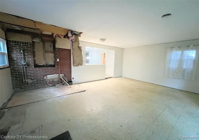 Photo 3 of Sale Pending at 21900 Ulrich St, Clinton Township, MI 48036 2644 | MLS# 61014145 | Listing updated on 2026-08-25