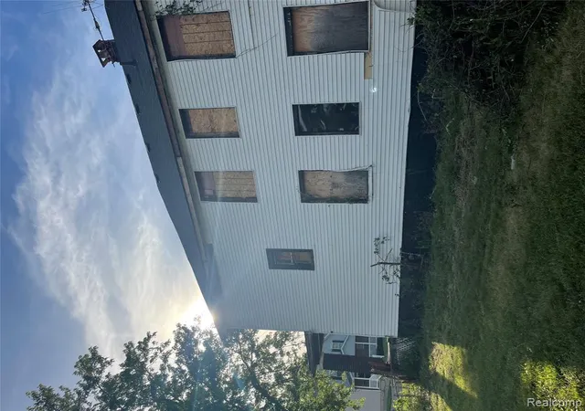 2nd image of 4160 Crane St, Detroit, MI 48214 | MLS# 60977139