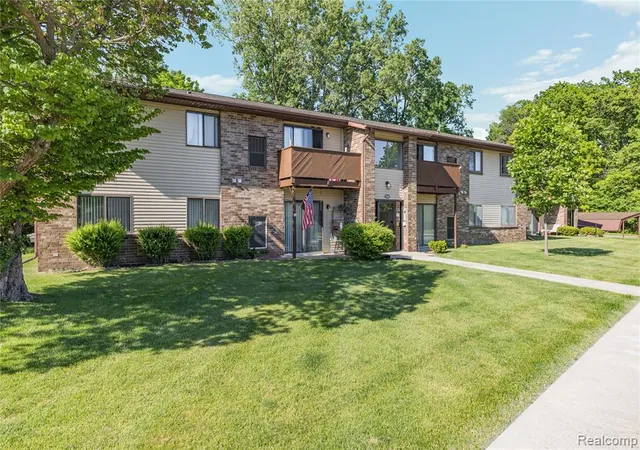 Homes for sale in Westland, MI | 7806 Manor Cir #101, Westland, MI 48185 | MLS# 60999396
