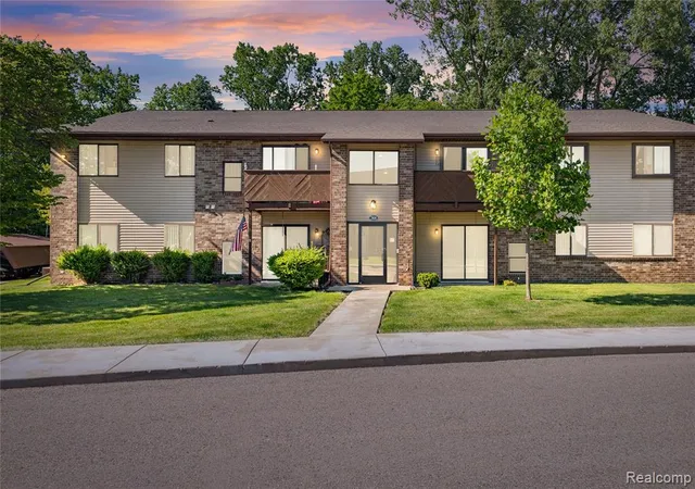 Homes for sale in Westland, MI | 7806 Manor Cir #101, Westland, MI 48185 | MLS# 60999396