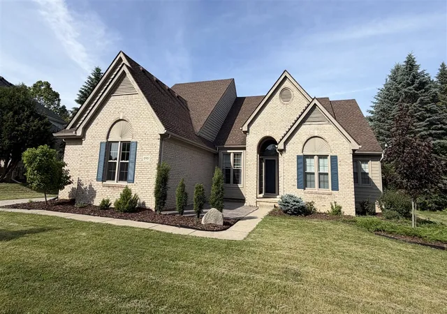 Homes for sale in Saline, MI | 6961 Suncrest Dr, Saline, MI 48176 | MLS# 70541289