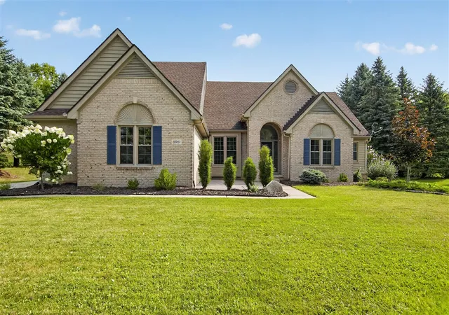 Photo 3 of Single family home for sale at 6961 Suncrest Dr, Saline, MI 48176 | MLS# 70541289 | Listing updated on 2026-09-15