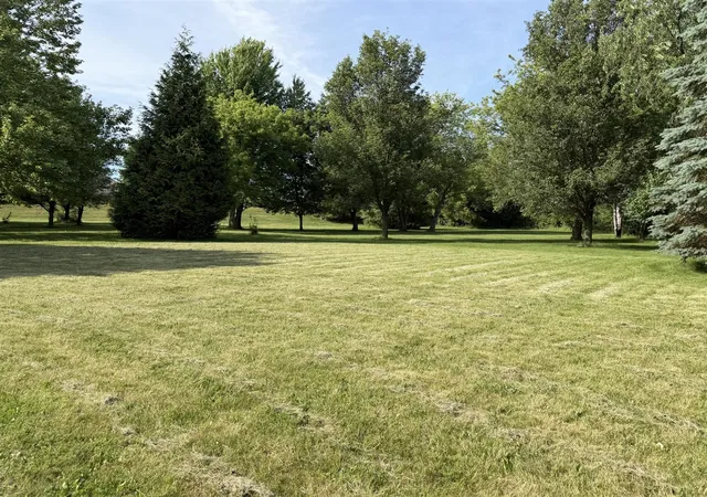 Homes for sale in Saline, MI | 6961 Suncrest Dr, Saline, MI 48176 | MLS# 70541289