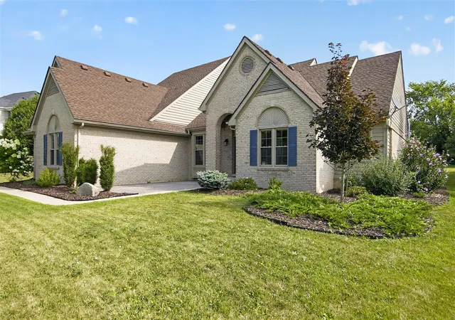 Photo 3 of Single family home for sale at 6961 Suncrest Dr, Saline, MI 48176 | MLS# 70541289 | Listing updated on 2026-09-15