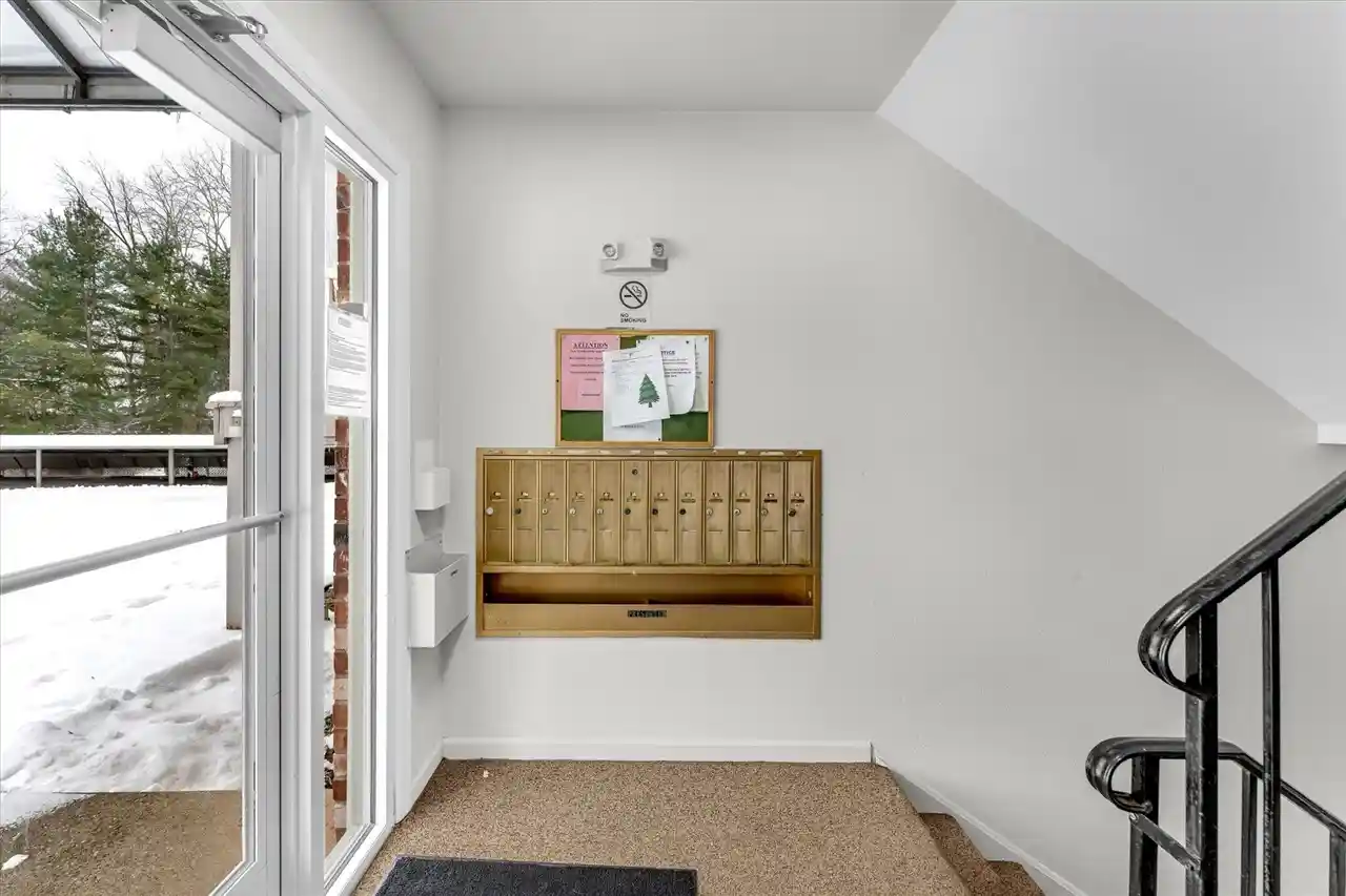 Listing Photo 33 - Condo for sale in 6716 Cascade Rd located at 6716 Cascade Rd, Grand Rapids, MI 49546 - Unit #46