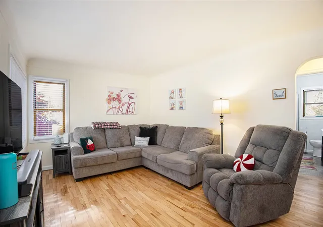 Photo 4 of Sale Pending at 2867 Sharon Ave, Wyoming, MI 49519 | MLS# 70504328 | Listing updated on 2026-01-02