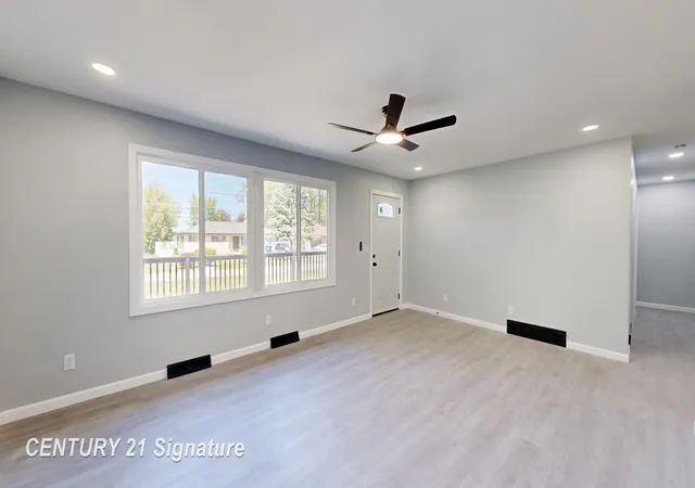 Homes for sale in Saginaw, MI | 5062 Akron St, Saginaw, MI 48601 | MLS# 50209915