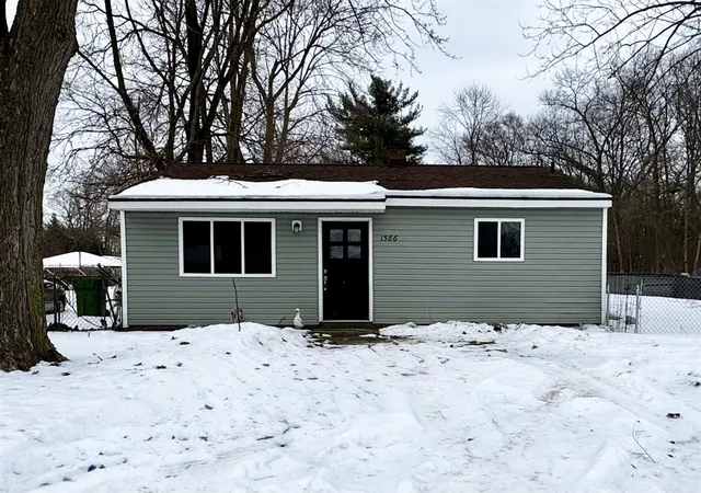 Photo 1 of Sale Pending at 1586 Valley Dr, Highland, MI 48356 | MLS# 70514893 | Listing updated on 2026-04-09