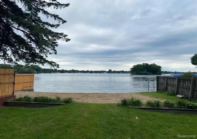 Photo 36 of Sale Pending at 1586 Valley Dr, Highland, MI 48356 | MLS# 70514893 | Listing updated on 2026-04-09