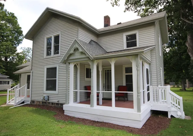 2nd image of 208 S Michigan Ave, Vicksburg, MI 49097 | MLS# 70551410