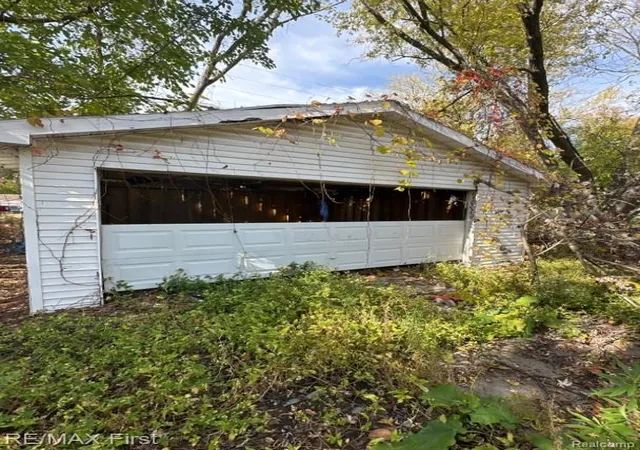 4th image of 17363 Heyden St, Detroit, MI 48219 3422 | MLS# 60995316