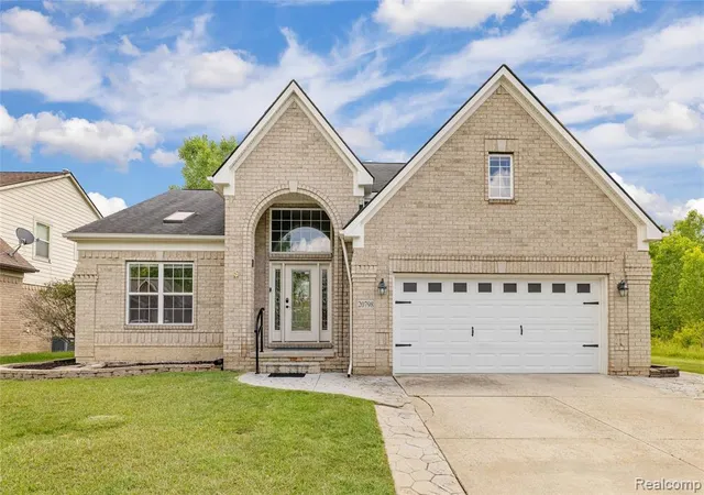 Photo 1 of Single Family Residence at 20798 Oak Ridge Dr, Clinton Township, MI 48036 | MLS# 61005525 |  | Sold on 2026-08-04