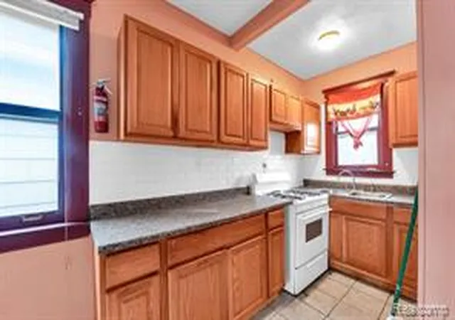 5th image of 9506 Charest St, Hamtramck, MI 48212 | MLS# 61009079