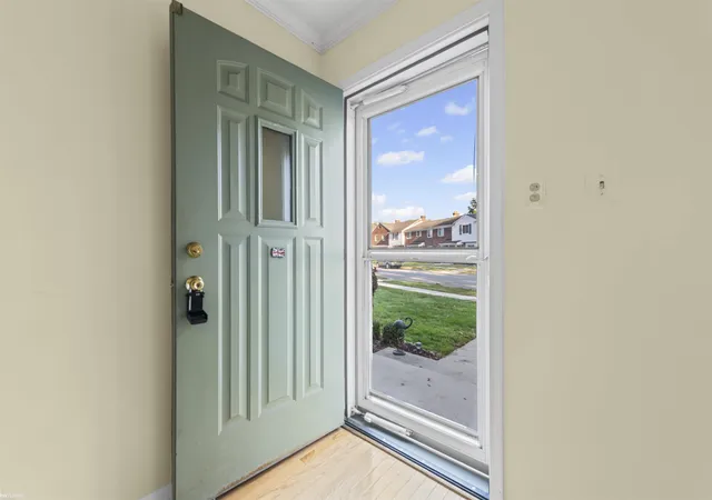 Photo 3 of Sale Pending at 23342 Edsel Ford Ct, Saint Clair Shores, MI 48080 | MLS# 50190148 | Listing updated on 2025-10-21