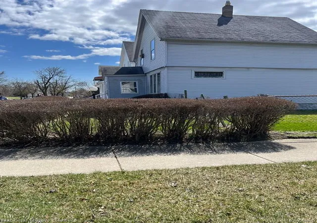 2nd image of 5181 Holcomb St, Detroit, MI 48213 | MLS# 60387048
