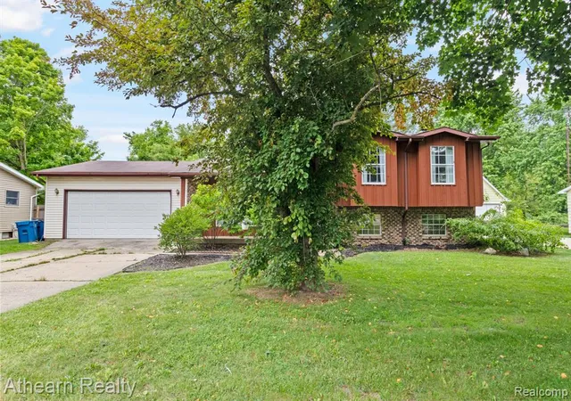 Homes for sale in Swartz Creek, MI | 7156 Sharp Rd, Swartz Creek, MI 48473 | MLS# 61003623