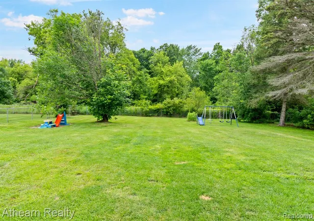 Homes for sale in Swartz Creek, MI | 7156 Sharp Rd, Swartz Creek, MI 48473 | MLS# 61003623