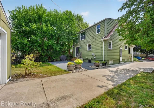 Photo 3 of Single family home for sale at 303 College St, Ferndale, MI 48220 2850 | MLS# 61023762 | Listing updated on 2026-09-06