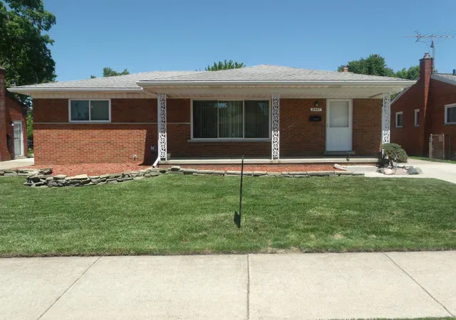 Homes for sale in Warren, MI | 8467 Darlene St, Warren, MI 48093 | MLS# 50209637