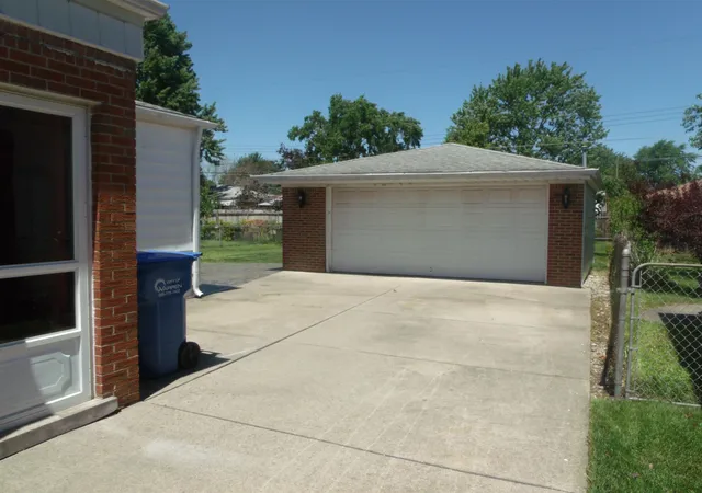 Homes for sale in Warren, MI | 8467 Darlene St, Warren, MI 48093 | MLS# 50209637