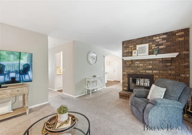Photo 3 of Sale Pending at 2704 Copper Hl Dr, Grand Rapids, MI 49525 | MLS# 70547964 | Listing updated on 2026-07-28