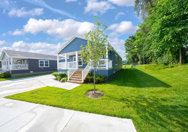 3rd image of 2756 Naples Ct, Lapeer, MI 48446 | MLS# 50212187