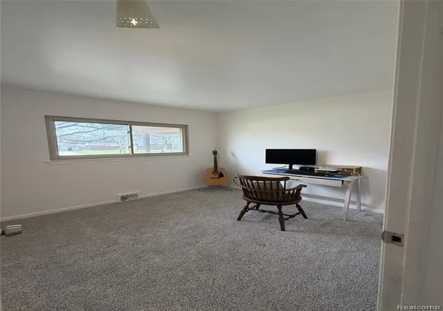Photo 5 of Single Family Residence at 53162 Briar Dr, Shelby Township, MI 48316 | MLS# 60982928 | | Sold on 2026-05-12