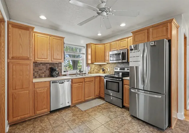 Photo 3 of Sale Pending at 6450 Adams St, Zeeland, MI 49464 | MLS# 70554633 | Listing updated on 2026-09-02