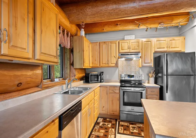 Photo 3 of Single family home for sale at 1072 M35 Hwy, Bark River, MI 49807 | MLS# 50217210 | Listing updated on 2026-08-04
