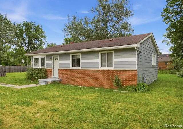 Homes for sale in Romulus, MI | 6291 Edmund St, Romulus, MI 48174 | MLS# 61001843