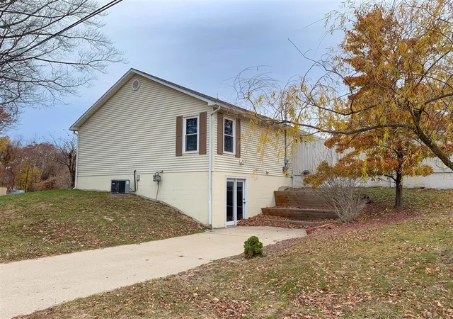 3rd image of 802 N Delia St, Ludington, MI 49431 | MLS# 70504840
