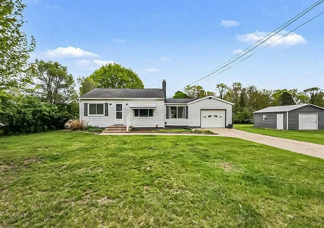 2nd image of 615 Gregory Pl, Jackson, MI 49202 | MLS# 70528317