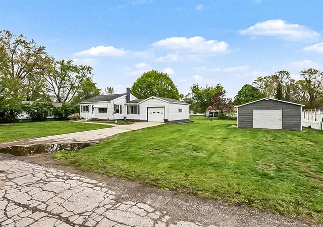 4th image of 615 Gregory Pl, Jackson, MI 49202 | MLS# 70528317