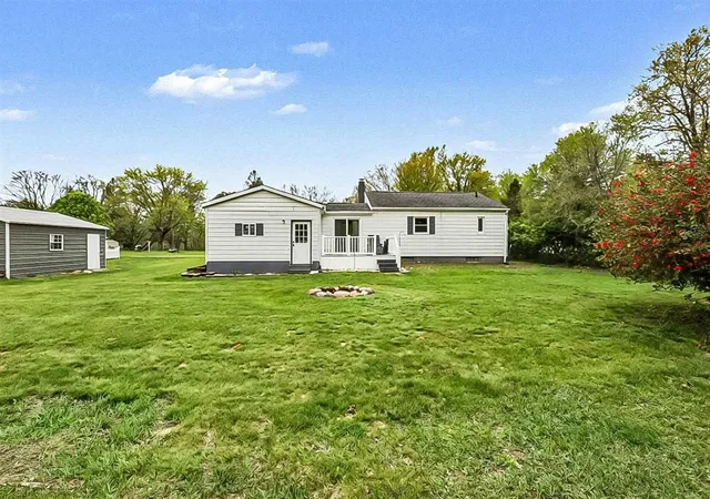 5th image of 615 Gregory Pl, Jackson, MI 49202 | MLS# 70528317