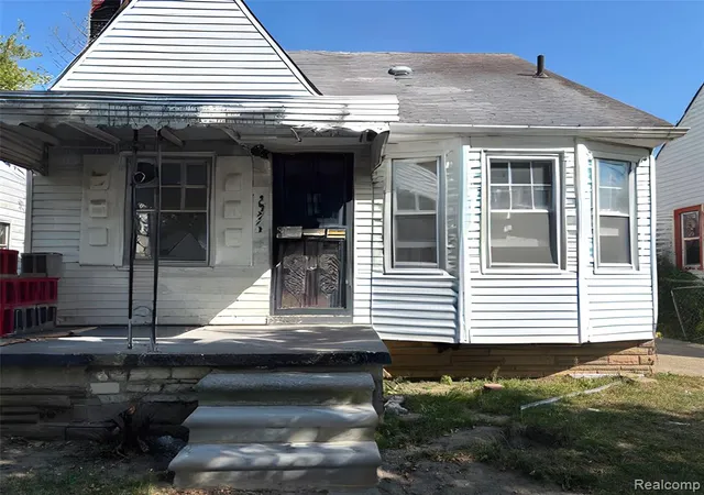 1st image of 20274 Hickory St, Detroit, MI 48205 | MLS# 60976393