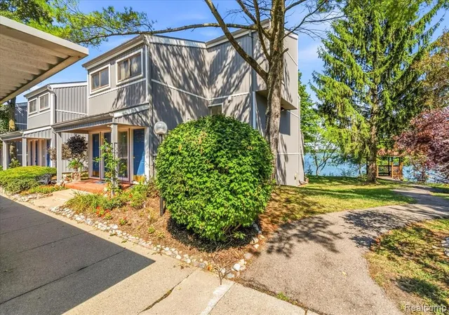 Photo 3 of Sale Pending at 9631 Harbour Cove Ct, Ypsilanti, MI 48197 6901 | MLS# 61024918 | Listing updated on 2026-09-15