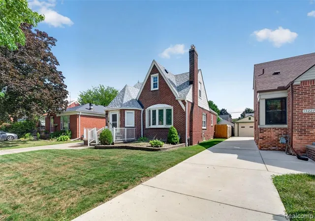 Photo 2 of Single family home for sale at 13219 Argyle St, Southgate, MI 48195 1248 | MLS# 61023782 | Listing updated on 2026-08-28